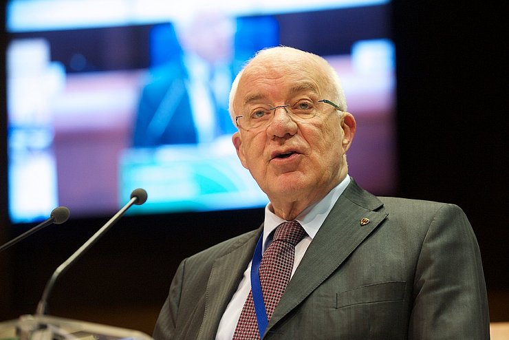 Anti-Korruptionsbeauftragter des Europarates van Staa bei seiner Rede in Oslo