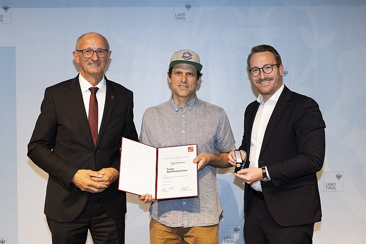 v.l.n.r.: LH Anton Mattle, Julian Felbermayr, 1.LH-Stv. Philip Wohlgemuth