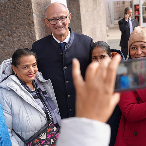 Musste oft für Selfies bereitstehen: LH Anton Mattle.