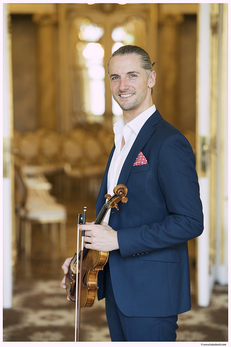 Solist beim Abschlusskonzert ist der Wiener Violinist Johannes Fleischmann.