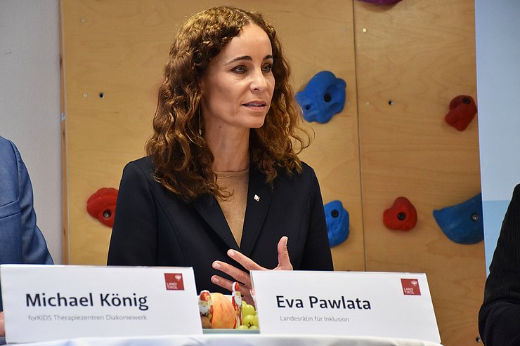 LRin Pawlata beim Sprechen