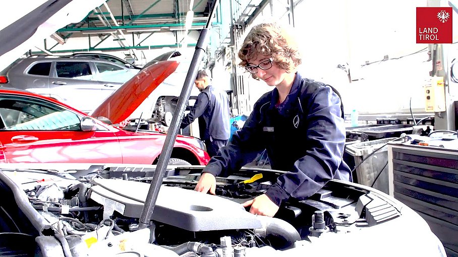 © Land Tirol / Skamen Lehrling des Monats NOVEMBER 2021 Rebecca Peer