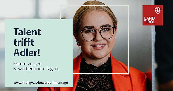 © Land Tirol Plakat im Querformat mit junger blonden Frau mit Brille.
