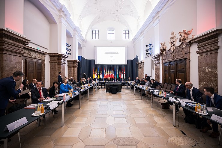 © Land OÖ / Mayrhofer Foto des Sitzungssaales