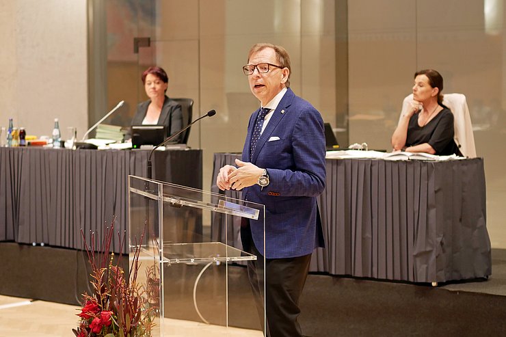 © Landtagsdirektion Tirol/Oswald BRP Buchmann betonte dabei die Rolle der Länder als Bindeglieder zur EU.