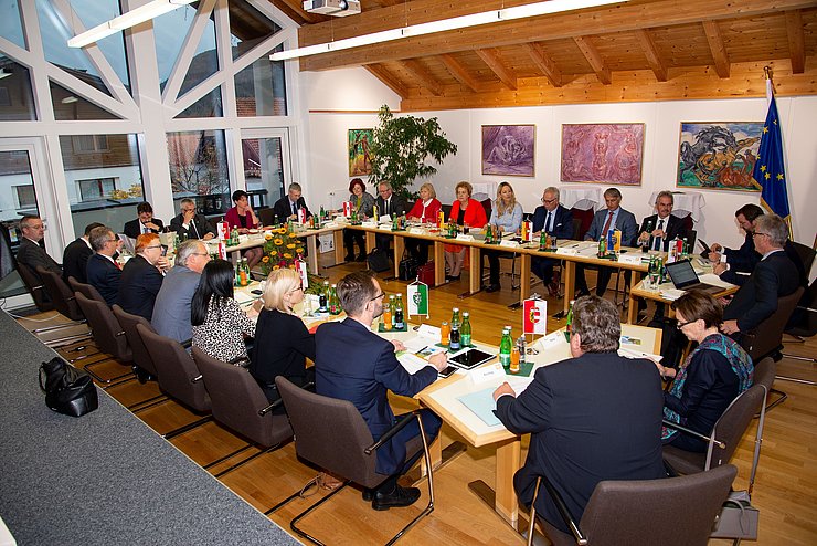 © Landtagsdirektion Tirol/Rath Die Konferenz fand im Ehrwalder Gemeindezentrum statt.