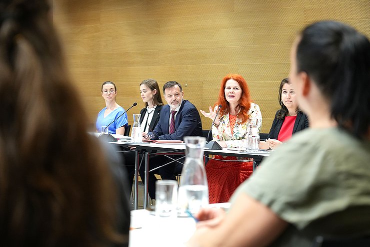 LRin Hagele bei Informationsveranstaltung