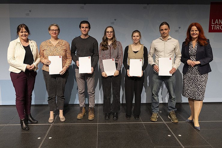Gruppenfoto mit Nachwuchsforschern der UMIT TIROL.