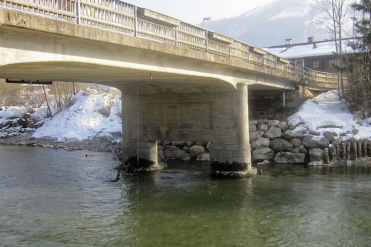 alte Hüttwirtsbrücke über die Großache 02.03.2011