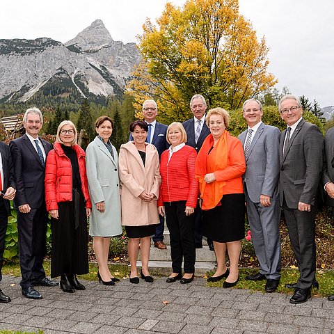 Die österreichischen LandtagspräsidentInnen mit ihren KollegInnen aus Südtirol und Sachsen-Anhalt.