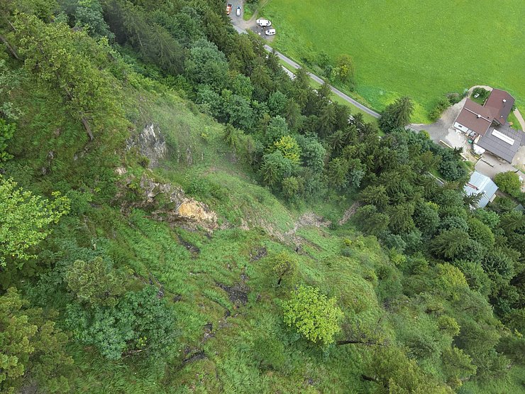 © Land Tirol Felssturz oberhalb der Straße/ Drohnenaufnahme