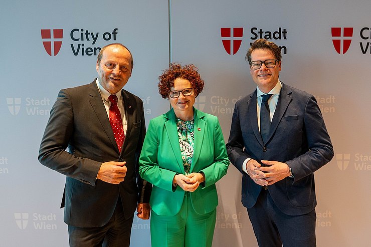 Energiereferent LHStv Josef Geisler, Staatssekretärin für Energie, Tourismus und Star-tups Elisabeth Zehetner und Jürgen Czernohorszky, Amtsführender Stadtrat für Klima, Umwelt, Demokratie und Personal (Wien).
