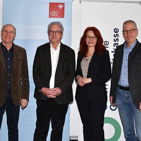 Gruppenfoto vor Rollups