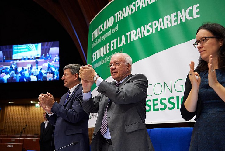 © Europarat/Abdruck honorarfrei 2) die neue Kongresspräsidentin Gudrun Mosler-Törnström nach ihrer Wahl