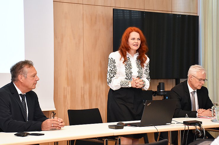 Landesrätin Hagele bei Rede