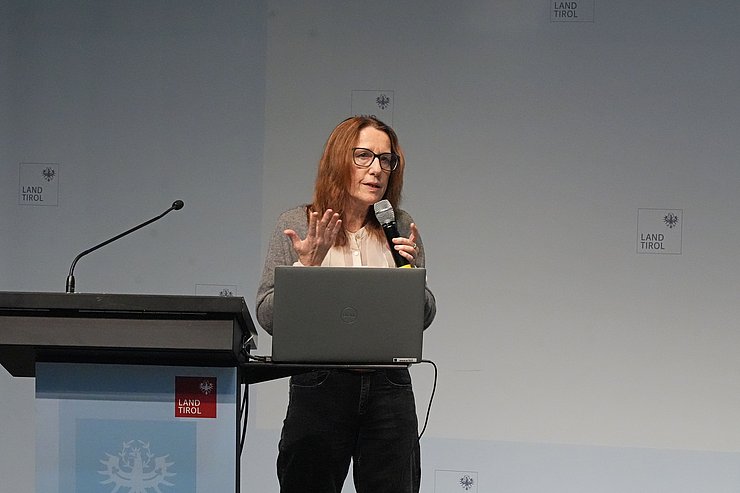 © Land Tirol/Reiter Am Redepult