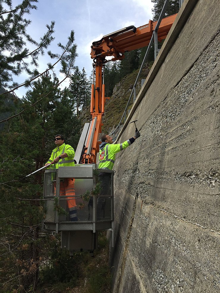 © Land Tirol Stützmauerprüfung
