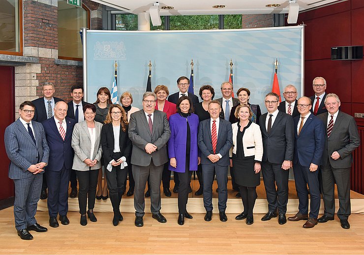 © Bayerische Vertretung in Brüssel Gruppenfoto der LandtagspräsidentInnen