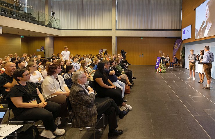 War drei Tage lang im Mittelpunkt des 70. Jugendredewettbewerbs: Der große Saal im Landhaus in Innsbruck.