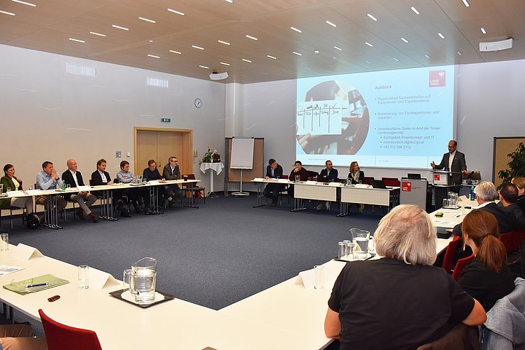 © Land Tirol/Pichler Systempartnerinnen im Austausch