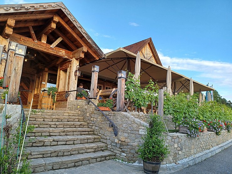 © Land Tirol/Innerkofler Bild zeigt Gebäudeeingang