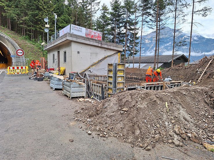 © Land Tirol Baustelle vor Tunnel