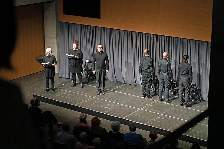 © Land Tirol/Neuner Unter der Leitung von Irmgard Bibermann warf das Theaterkollektiv „nachtACTiv“ szenische Schlaglichter auf die letzten Kriegsjahre in Tirol.