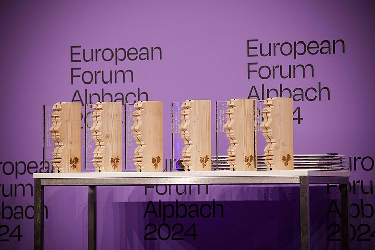 © EFA/Philipp Huber Die Euregio-Awards (im Bild vor der Verleihung 2024) werden 2025 zum 14. Mal an Jungforschende und zum 8. Mal an Unternehmen vergeben.