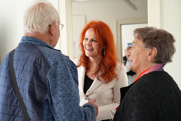 Ein reger Austausch mit vielen BesucherInnen fand auch bei LRin Cornelia Hagele im Büro statt.
