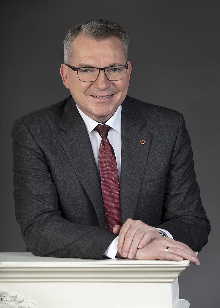 Portraitfoto LR Tratter