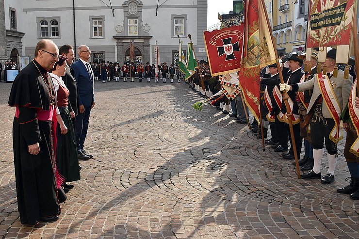 Landesüblicher Empfang mit Bischof Hermann Glettler, Landtagspräsidentin Sonja Ledl-Rossmann, Bundesminister Norbert Totschnig und Landeshauptmann Anton Mattle.