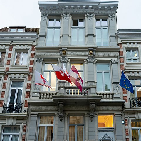 Aufnahme Büro von außen