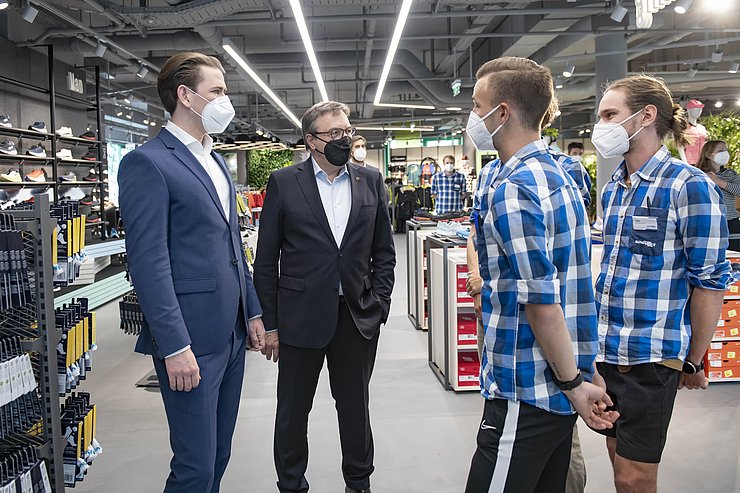 © Land Tirol/G.Berger Besuch im Sporteinzelhandel "Sportler".