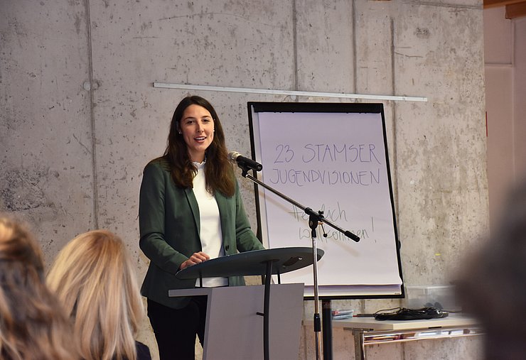 © Land Tirol/Pichler Sophia Kircher hält Rede