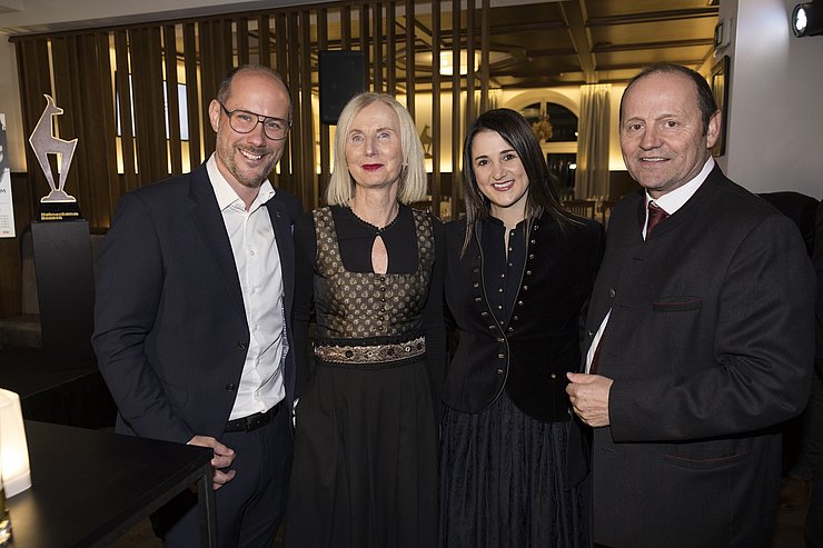 (v.li.) LR Mario Gerber, ÖSV-Präsidentin Roswitha Stadlober, LRin Astrid Mair und LHStv Josef Geisler. 