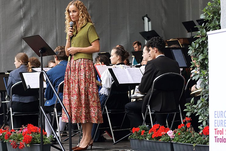 Landesrätin Eva Pawlata beim Abschlusskonzert des Euregio-Jugendorchesters in Innsbruck.