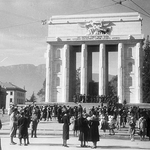 Das 1926 bis 1928 in Bozen errichtete „Siegesdenkmal“ – Monument faschistischer Macht und Herrschaft, Aufnahme um 1930 