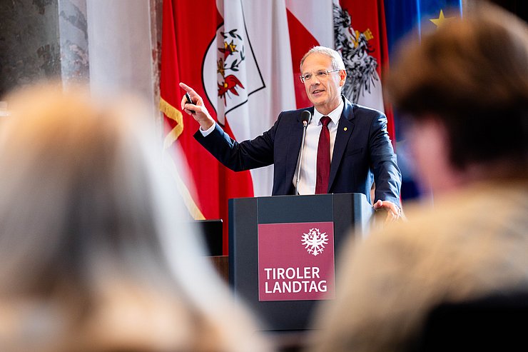 © Tiroler Landtag/Christanell Dekan Walter Obwexer beleuchtete die juristischen Aspekte der geplanten Autonomiereform.