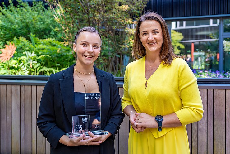 LRin Astrid Mair und Jasmin Schönauer