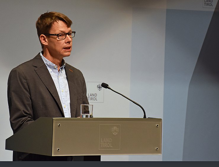 "Insgesamt ist das Problembewusstsein in Bezug auf das Suchtverhalten während der Pandemie bei unseren KlientInnen gestiegen", berichtet Suchthilfe-Tirol-Geschäftsführer Wolfgang Sparber