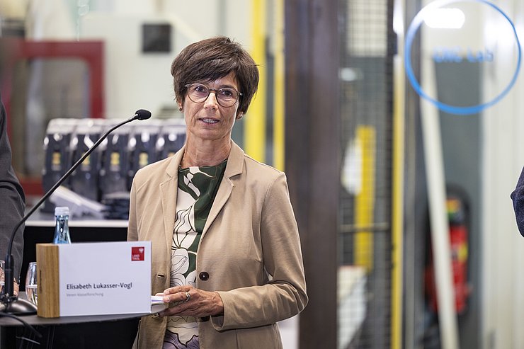 © Land Tirol/Die Fotografen Lukasser-Vogl am Rednerpult