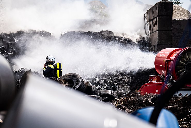 Aufnahmen von den Löscharbeiten
