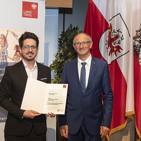 Landesrat Mattle mit einem Vertreter der AV-Comparatives / ITSEC GmbH