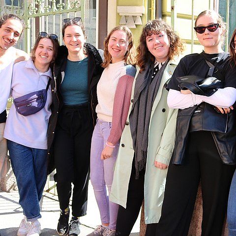Sieben KöchInnen aus Deutschland, Italien, Spanien, Frankreich, Ungarn und Slowenien laden zum Spenden-Essen zugunsten des Vereins "Rettet das Kind" in den Dinnerclub Innsbruck.