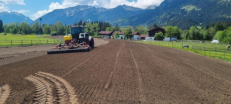 Humusierungsarbeiten am Polder Süd - Nai 2025
