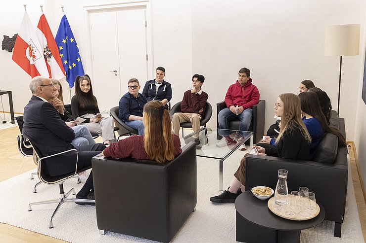 "Lehrlings-Welcome" im Büro von LH Anton Mattle.