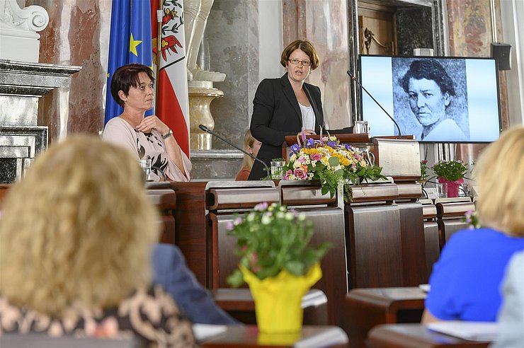 Politologin Gisella Schiestl bei ihrem Fachvortrag.