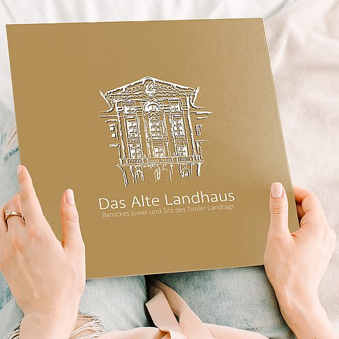 Tiroler Landtag/Christanell; Shutterstock