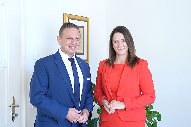 © Land Tirol/Dominik Zwei Personen