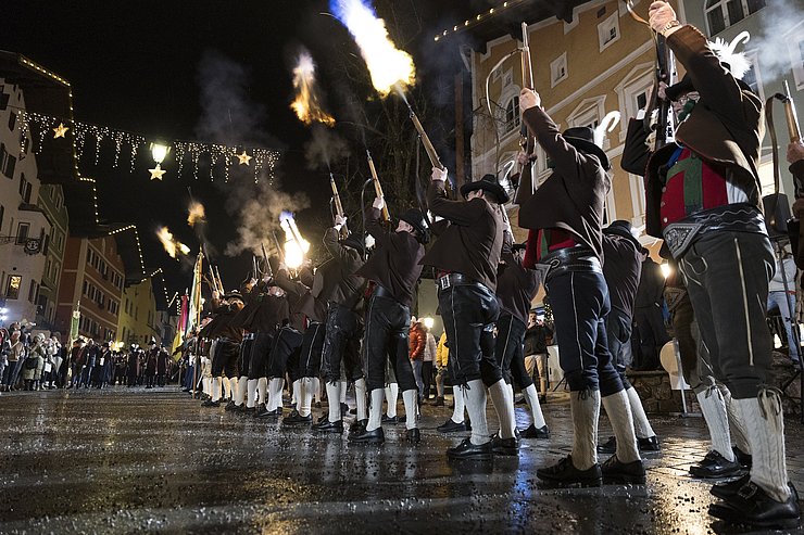Landesüblicher Empfang mit der Schützenkompanie Kitzbühel. 